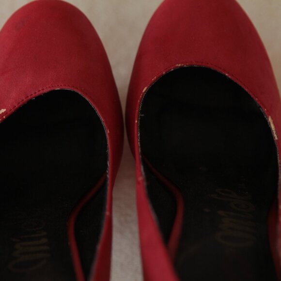 Red Sky high Gold Stiletto Platform heels - Picture 7 of 13